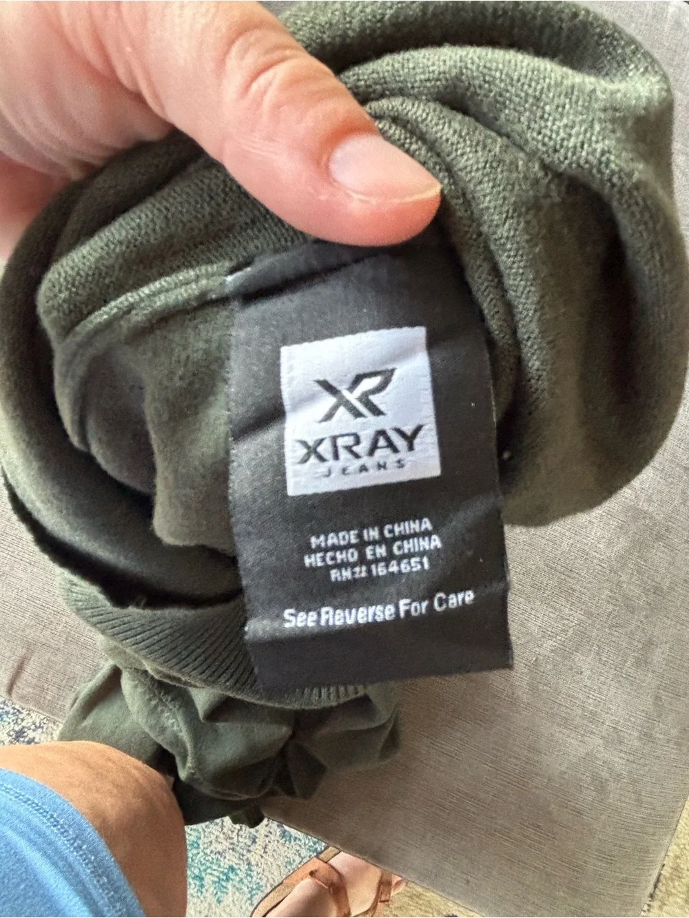 XRAY Jeans Men's Olive Green V-Neck Pullover Knit Sweater Size Medium